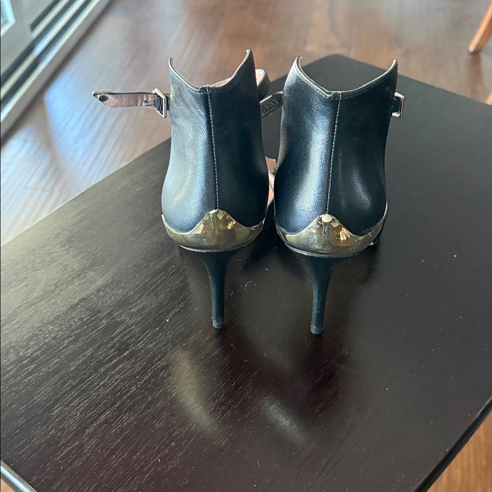 Enzo Angiolini Black and Gold Heels